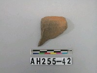 藏品(紅色細砂陶口緣殘件)的圖片